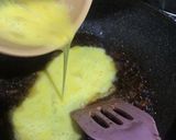 Foto langkah ke 2 dari resep Telor Kecap Bawang.