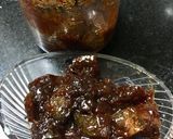 A picture of step 7 of Pind khazur(dates) ka achar.