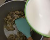 Foto langkah ke 1 dari resep Sup Krim Jamur [Bonus: Resep garlic bread Roti Tawar].