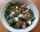 Foto del paso 2 de la receta: Ensalada de espinacas con higo, queso de cabra y nuez
