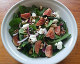 Foto del paso 2 de la receta: Ensalada de espinacas con higo, queso de cabra y nuez