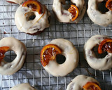 Foto del paso 5 de la receta: Donuts de chocolate glaseados con naranjas sanguinas