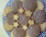 A picture of step 8 of Biscuits and chocolate.