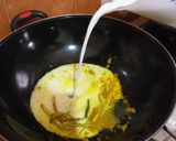 Foto langkah ke 4 dari resep Tumpeng Nasi Kuning.