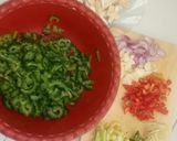 Foto langkah ke 2 dari resep Tumis Pare tempe + teri bumbu iris pedas.
