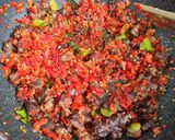 Foto langkah ke 5 dari resep Dendeng balado basah dengan sambal daun jeruk.