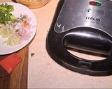 A picture of step 3 of Tandoori sandwich.