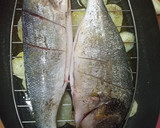 Foto del paso 2 de la receta: Dorada o lubina al horno con crema de salsa de pescado