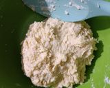 Foto langkah ke 2 dari resep Garlic Cheese Rolls.