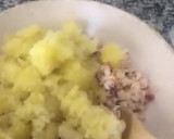 Foto del paso 6 de la receta: Ensaladilla de pulpo, surimi y gambas