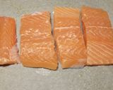 A picture of step 2 of Salmon with garlic, parsley and pistachio crust.