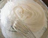 A picture of step 4 of Easy Oreo cheesecake.