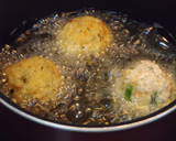 Foto del paso 2 de la receta: Bolas de arroz con salsa verde