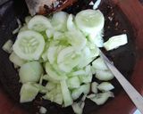 Foto langkah ke 3 dari resep Sambal Petis Timun.