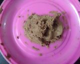 A picture of step 1 of Microwave Mini-Oreo cake (made with Oreo biscuits).