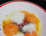 Foto del passaggio 3 della ricetta Frittata nuvola 🥚🥒☁️svuota frigo 😉