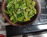 Foto langkah ke 1 dari resep Tumis pedas genjer ikan asin.