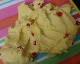 A picture of step 4 of Tutti frutti flower cookies.