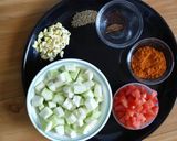 A picture of step 2 of Bottle gourd curry.