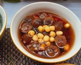 Hình bước làm 3 của món Chè vải khô nấu hạt sen