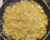 Foto del paso 4 de la receta: Tortilla de calabacín con cebolla al estilo de mi madre, mi portuguesa favorita