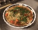 Une image de l'étape 9 de Soupe asiatique épicée au bouillon de crevettes, tomate noire, shiitakes et coriandre.