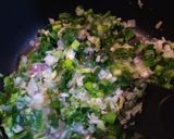 Foto del paso 1 de la receta: Pollo al verdeo con crema y papas al horno