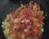 A picture of step 4 of Dry Aloo Gobhi Masala.