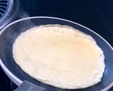 A picture of step 4 of Mango & coconut yoghurt crepes.
