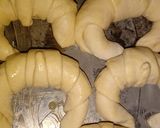 Foto del paso 3 de la receta: Medialunas sin manteca y muy ricas !
