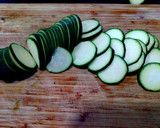 Foto del paso 1 de la receta: Mini pizzas de calabacín