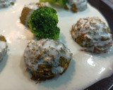 Foto del paso 6 de la receta: Albóndigas de brócoli 🥦 y avena con salsa de kéfir y queso azul