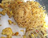 Foto langkah ke 3 dari resep Mie goreng orak arik rumahan.