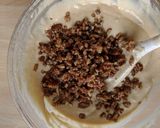 A picture of step 8 of Pecan layer cake.