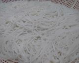 Hình bước làm 2 của món Bún gạo xào tôm thịt