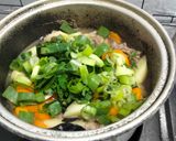 Foto langkah ke 6 dari resep Sup tulang sapi.