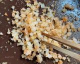 Foto del passaggio 4 della ricetta Riso con sbriciolata di gamberetti e uovo