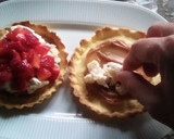 Foto del paso 6 de la receta: Tartines de frutilla y crema 🍓🍥