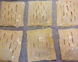 Foto del paso 5 de la receta: Libritos de hojaldre con manzana, queso y mermelada