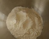 Foto del passaggio 1 della ricetta Sbriciolata pesche e amaretti