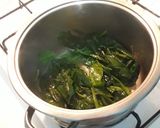 A picture of step 1 of Spinach Cake.