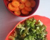 Foto langkah ke 2 dari resep Tumis Brokoli Wortel.