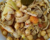 Foto del paso 4 de la receta Ropa vieja de garbanzos con pollo verduras y papas