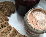 Foto del paso 1 de la receta: Canapés de foie de pato con cerezas dulces