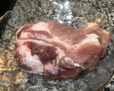 Hình bước làm 1 của món Thịt Dăm Heo Kho Củ Cải Trắng Và Cà Rốt (Món Mặn)