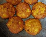 A picture of step 3 of Mini Burger For Kids Lunch Lunch Box.