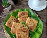 Foto langkah ke 6 dari resep Martabak Telur Kol & Kornet.