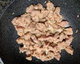 A picture of step 9 of Garlic Pork Salad/Rice Bowl.