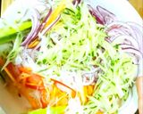Une image de l'étape 5 de Salade de bœuf aux vermicelles Thaï.