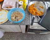 Foto del paso 4 de la receta: Torrejas de arroz integral relleno de verduras salteadas y queso